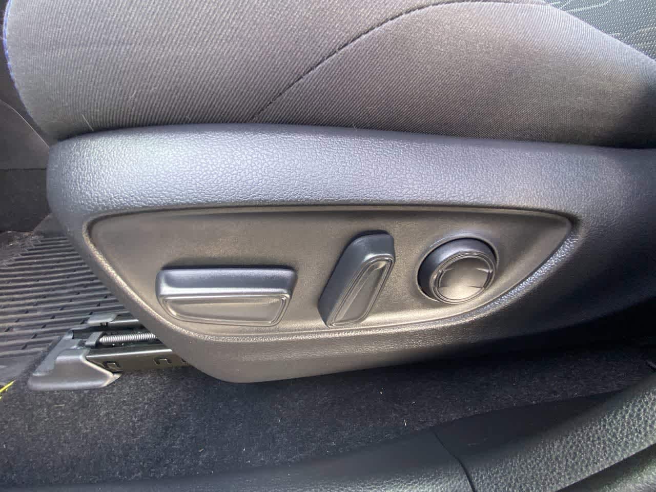 Thumbnail: 2023 Toyota RAV4 - 12