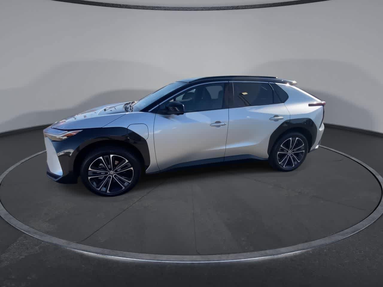 2023 Toyota bZ4X Limited 4