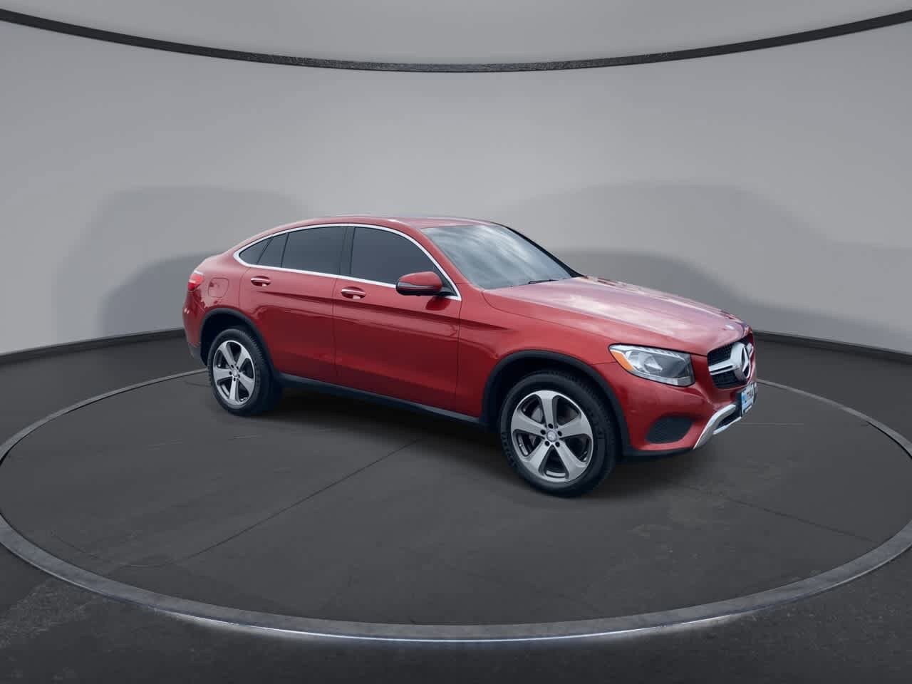 2017 Mercedes Benz GLC 300 4MATIC photo 2