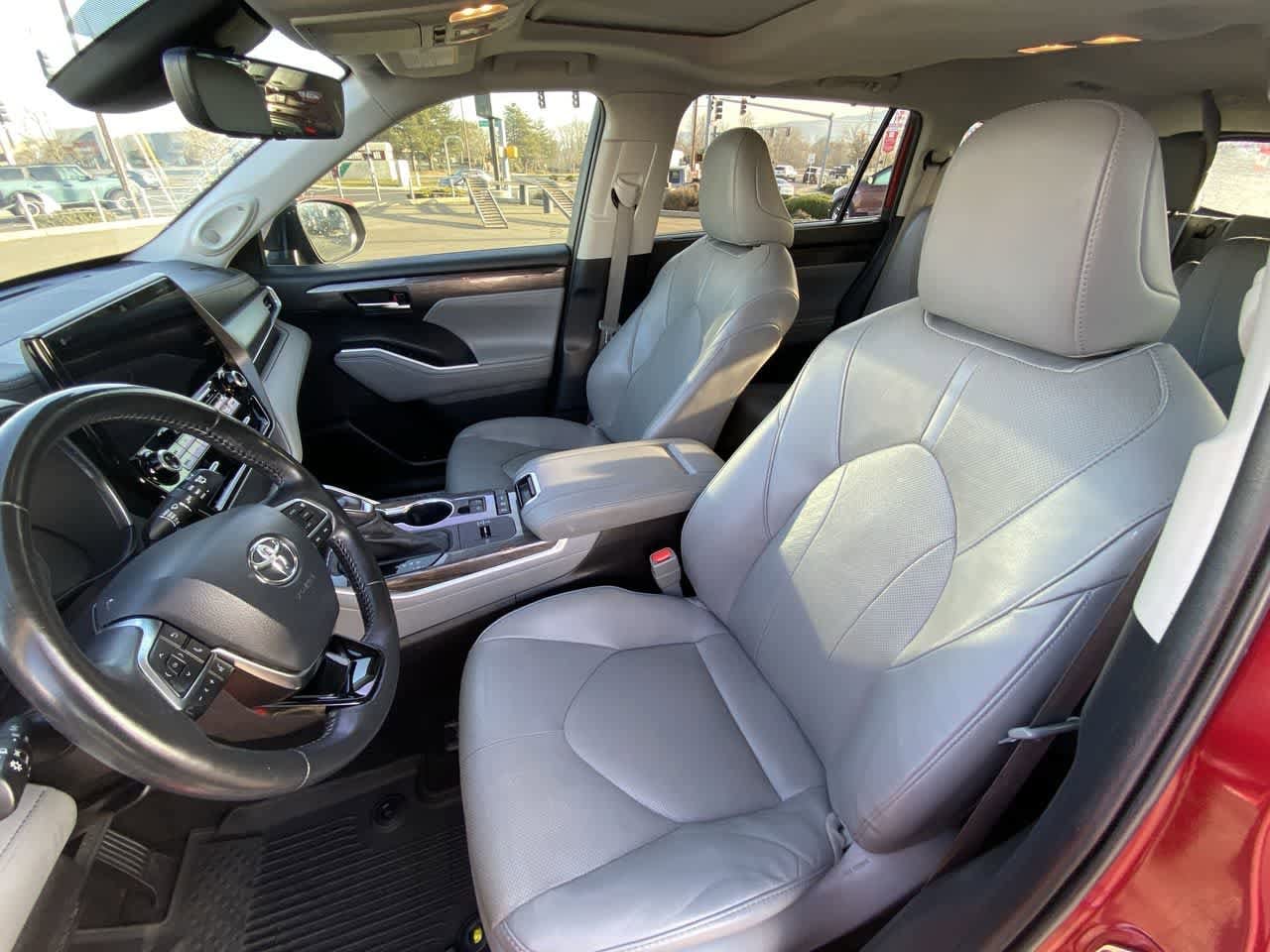 Thumbnail: 2020 Toyota Highlander - 11