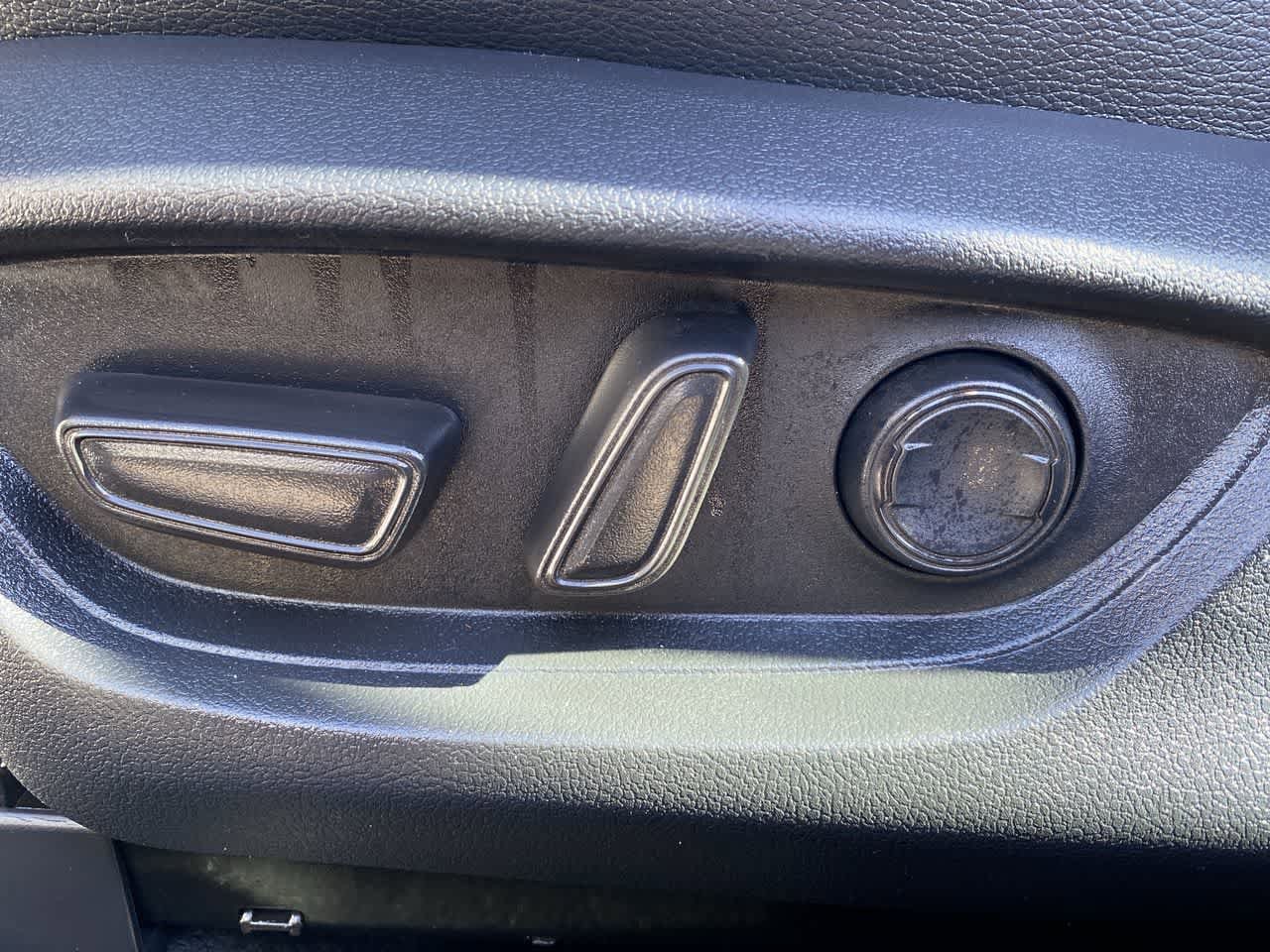 Thumbnail: 2025 Toyota Camry - 12