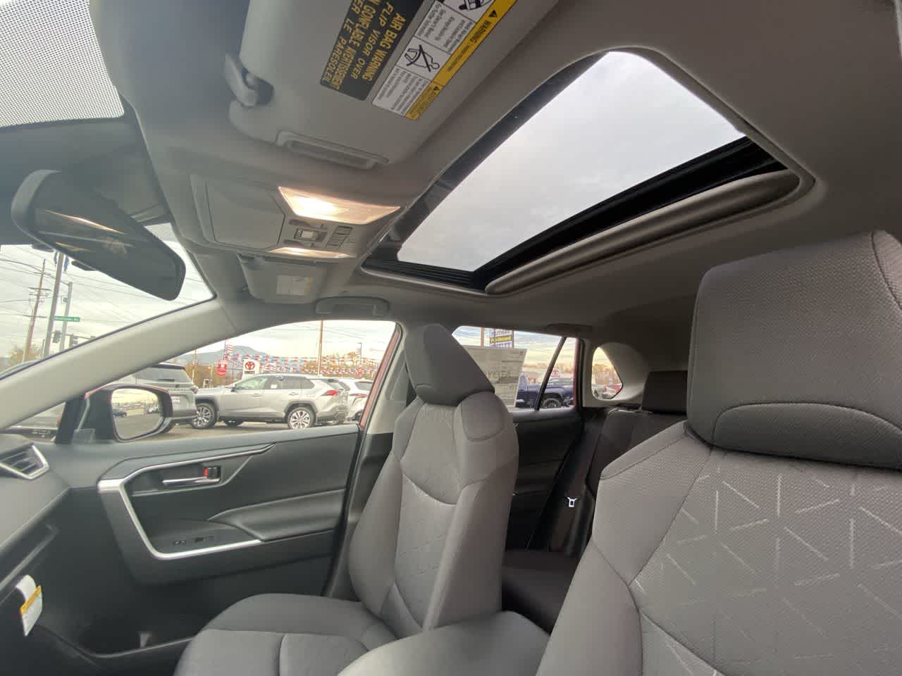 Thumbnail: 2025 Toyota RAV4 - 21