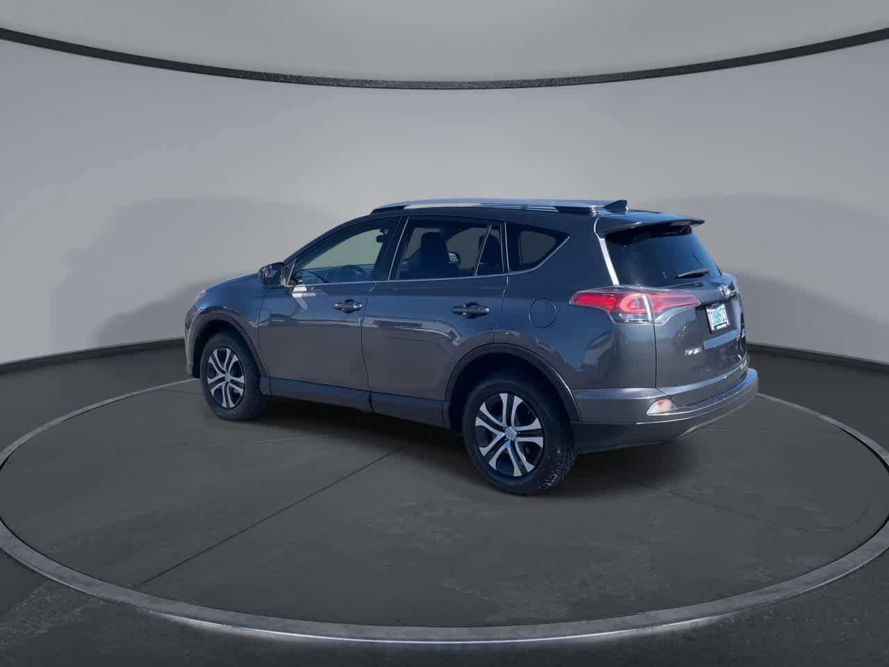 Thumbnail: 2016 Toyota RAV4 - 6