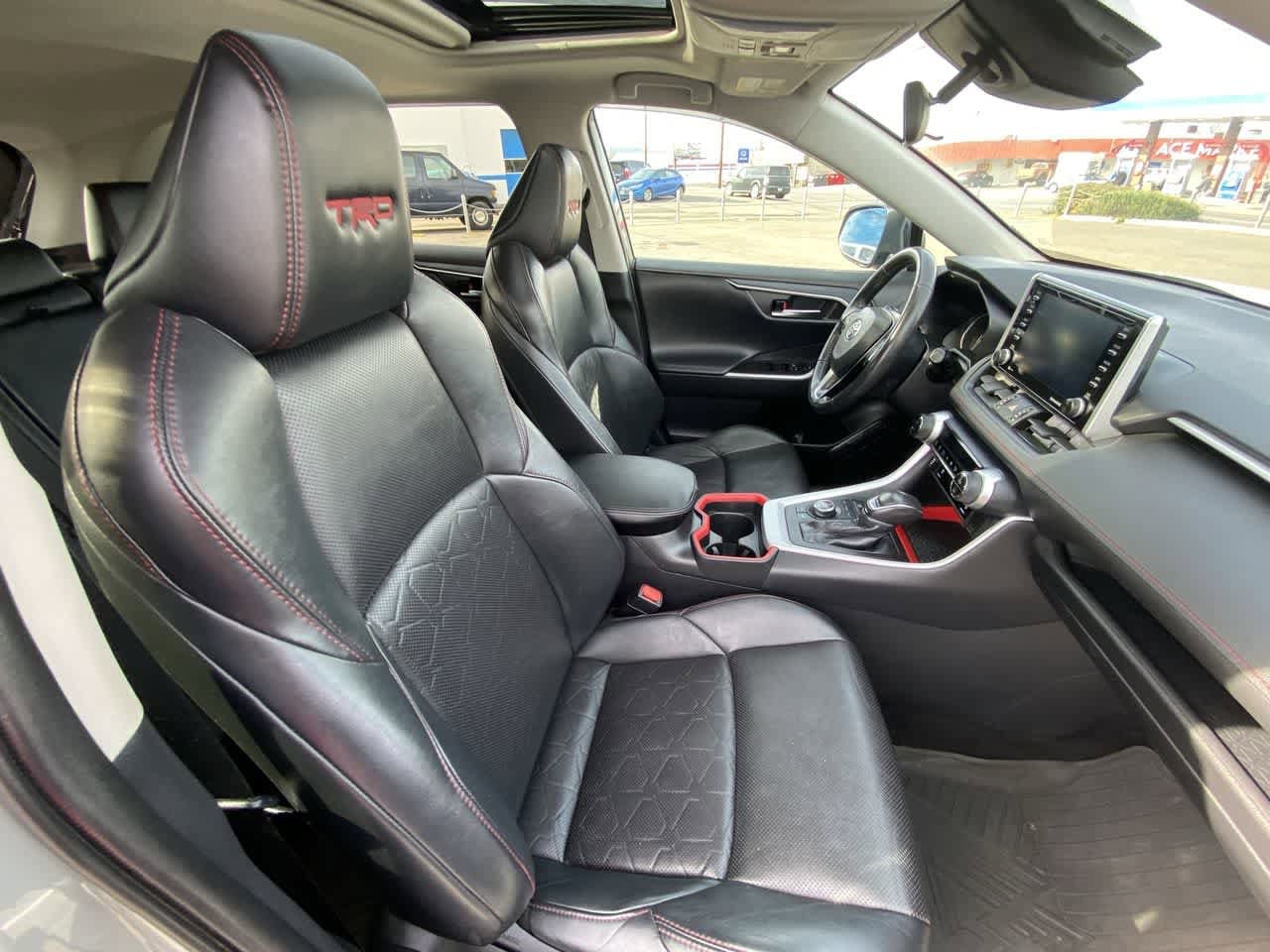 Thumbnail: 2021 Toyota RAV4 - 24