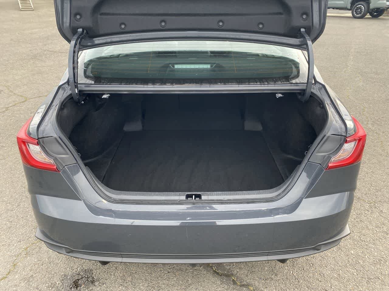 Thumbnail: 2025 Toyota Camry - 22