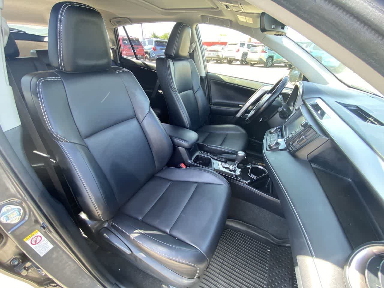 Thumbnail: 2016 Toyota RAV4 - 24
