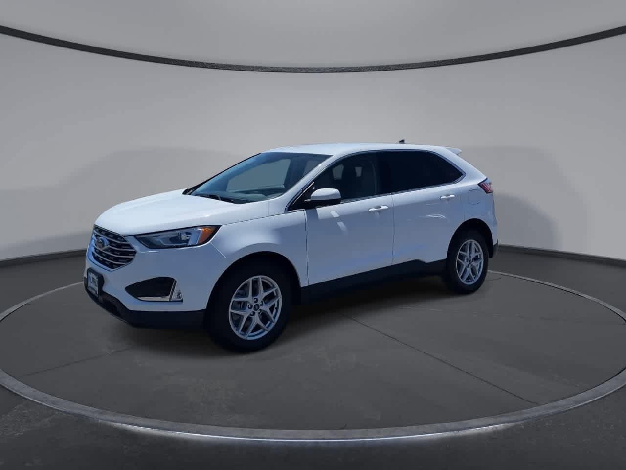 Thumbnail: 2021 Ford Edge - 4