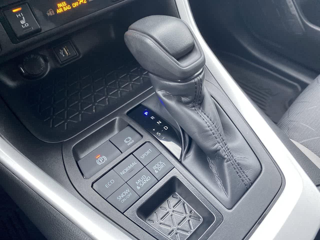 Thumbnail: 2023 Toyota RAV4 - 19