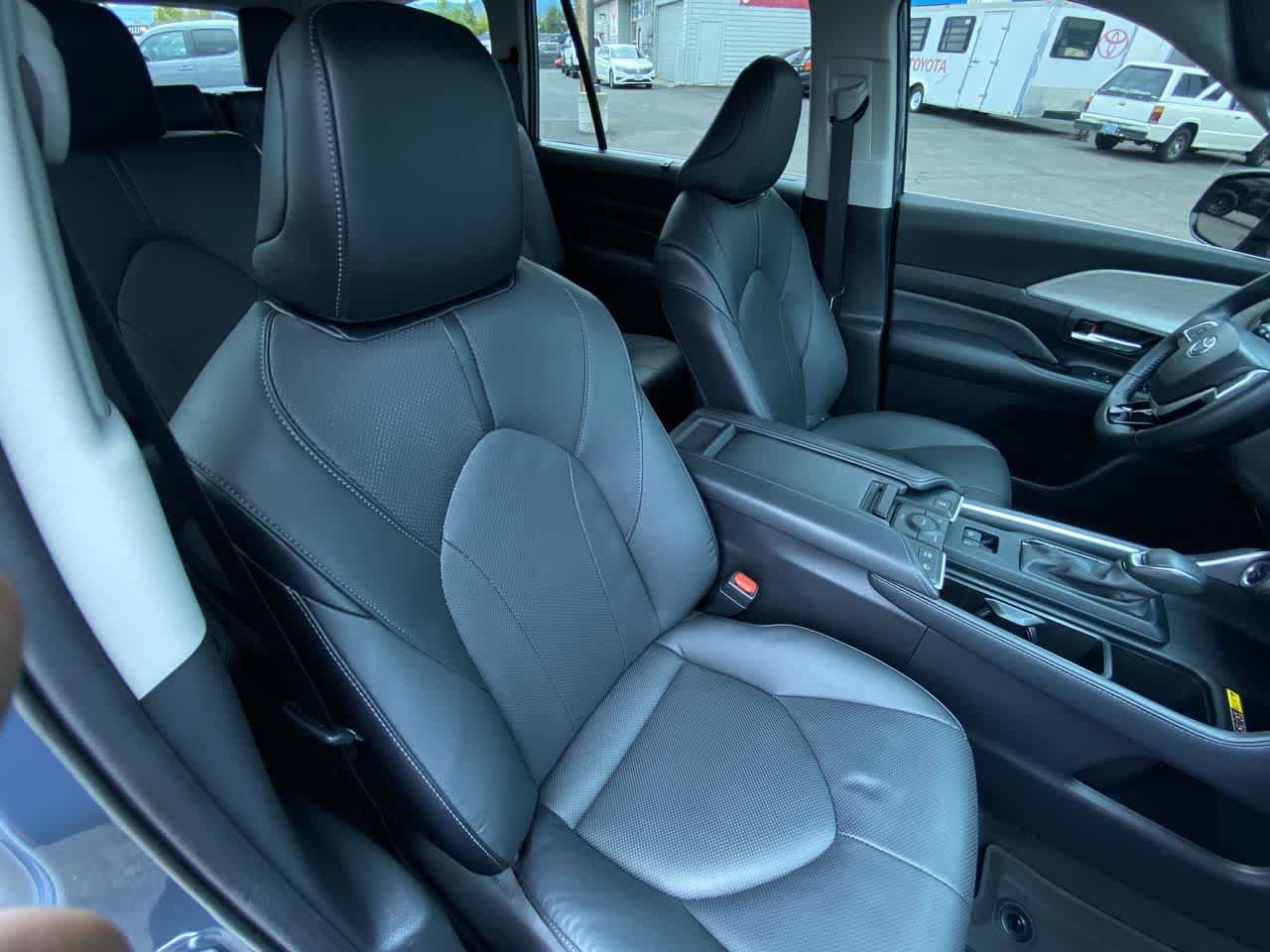 Thumbnail: 2024 Toyota Grand Highlander - 24