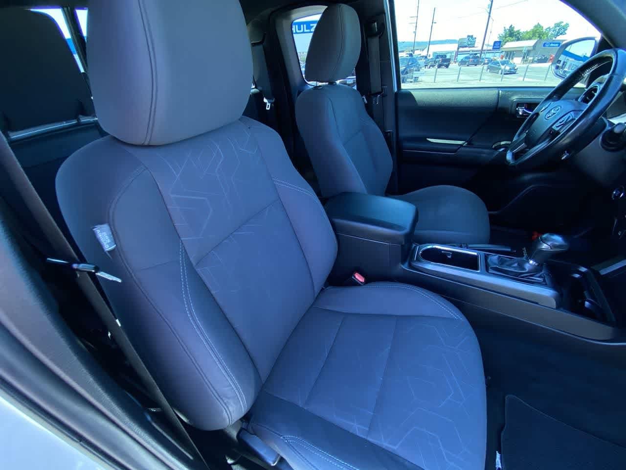 Thumbnail: 2016 Toyota Tacoma - 24