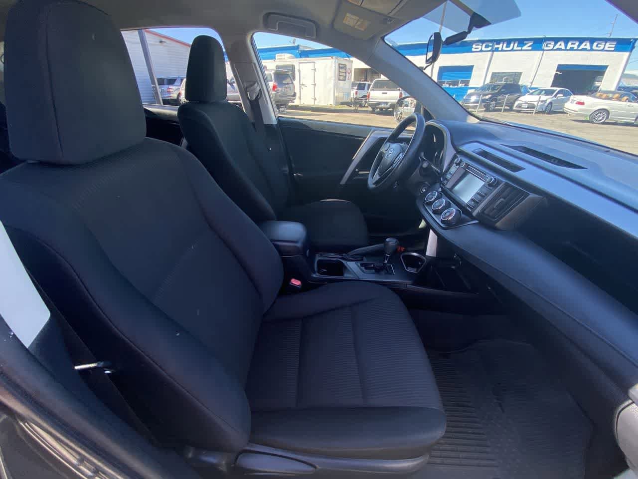 Thumbnail: 2016 Toyota RAV4 - 24