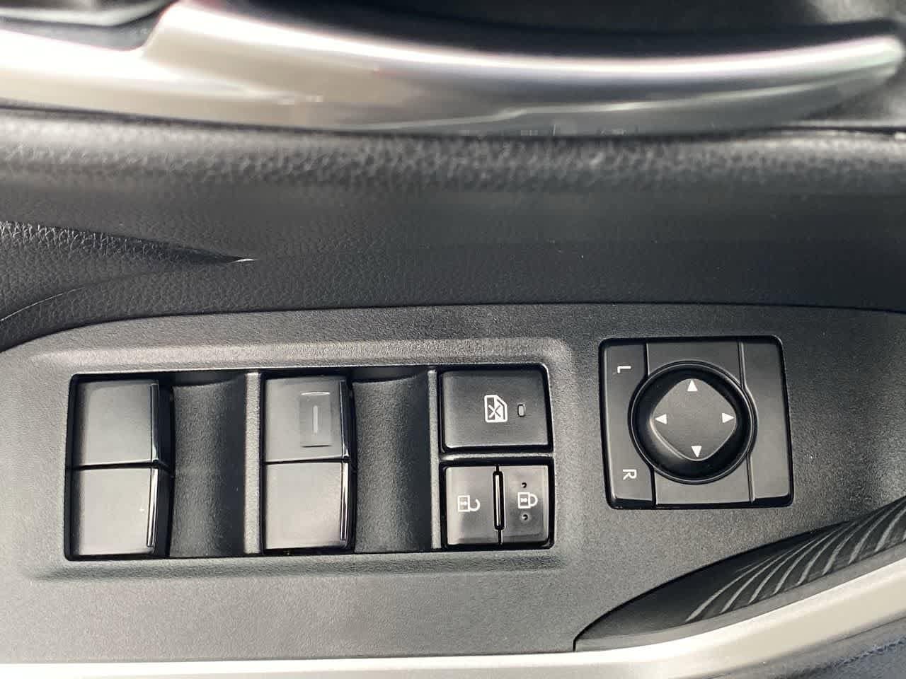 Thumbnail: 2021 Toyota RAV4 - 13