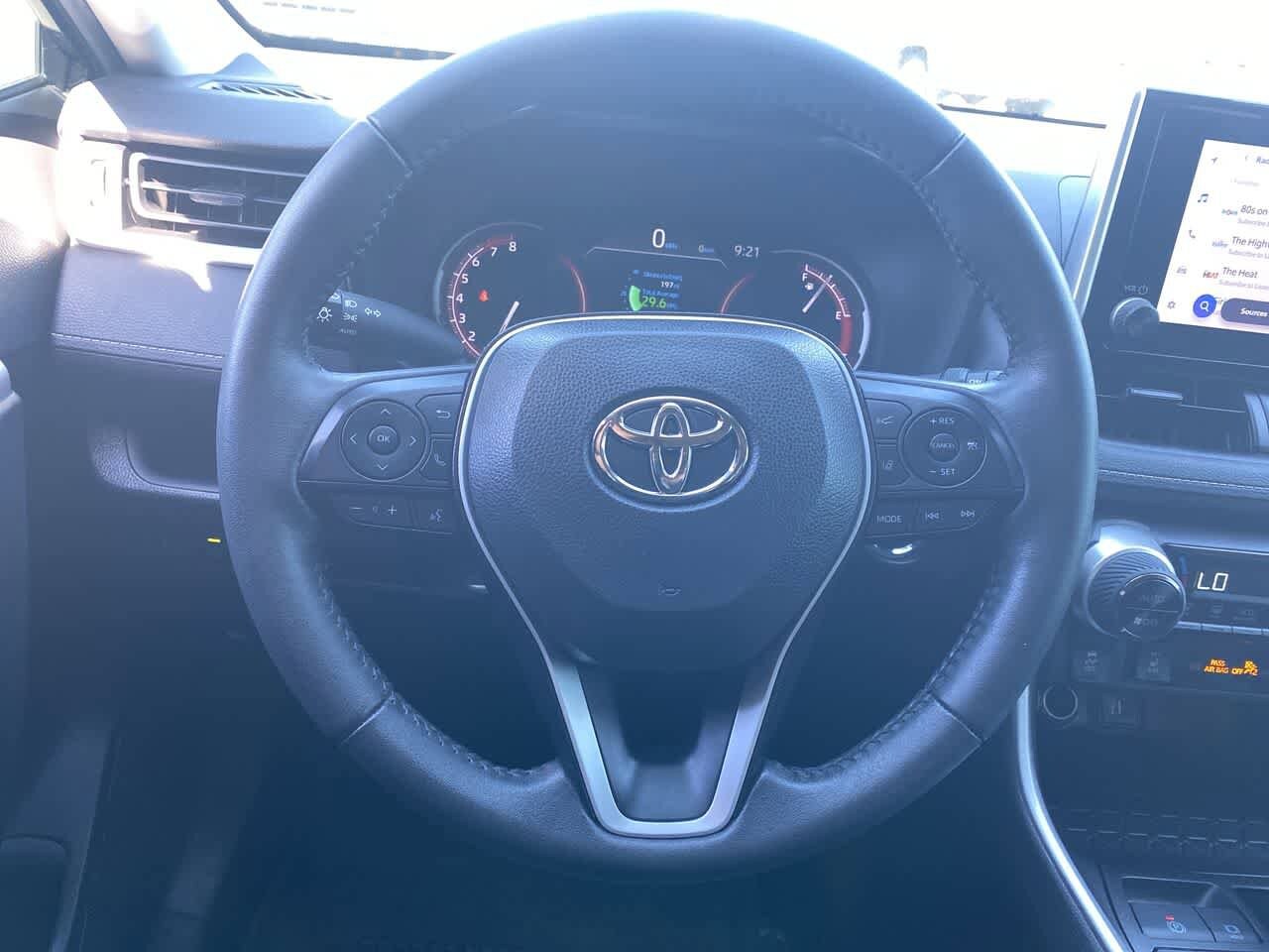 2023 Toyota RAV4 XLE - Photo 14