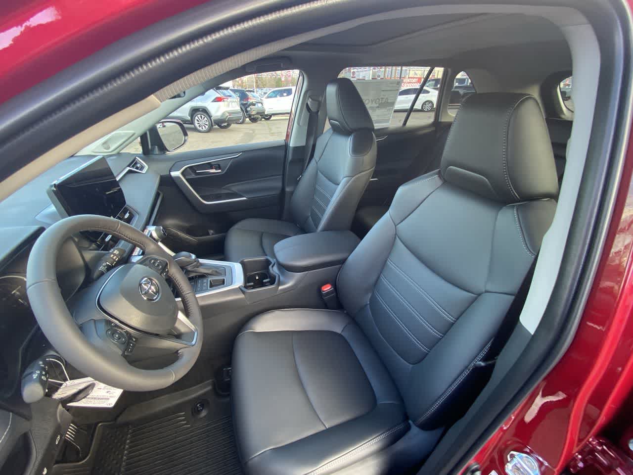 Thumbnail: 2025 Toyota RAV4 - 11