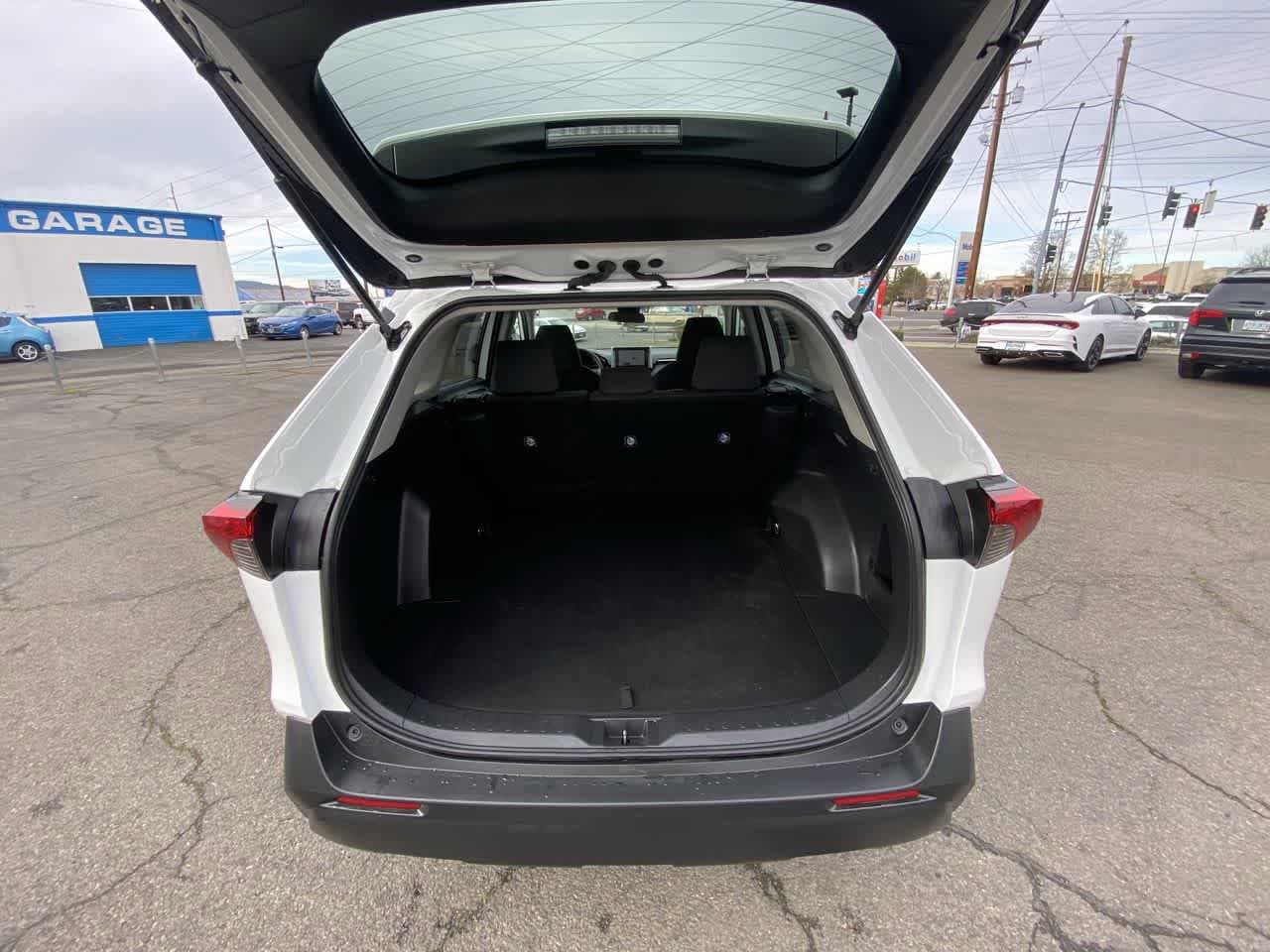 Thumbnail: 2025 Toyota RAV4 - 22