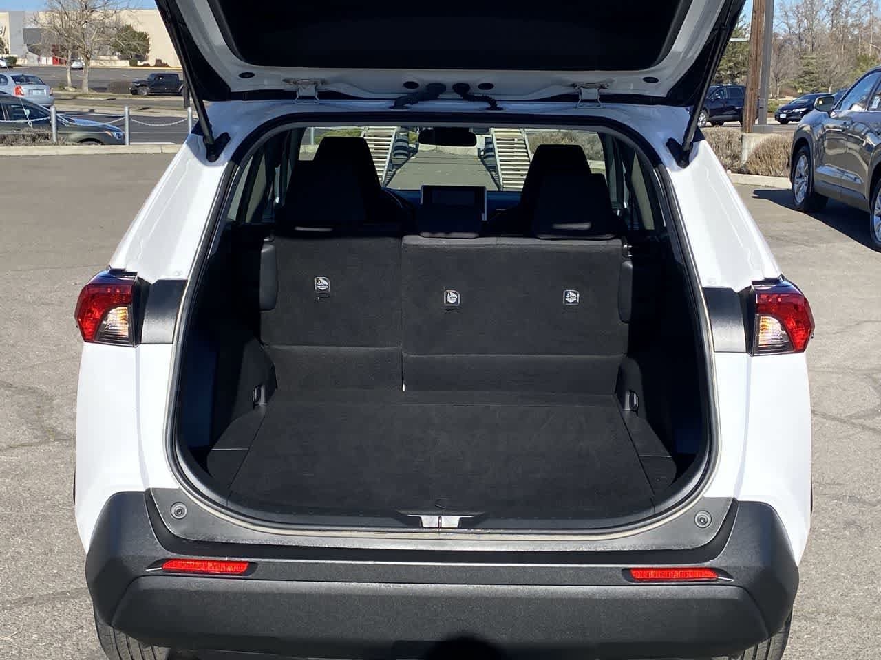 Thumbnail: 2024 Toyota RAV4 - 22