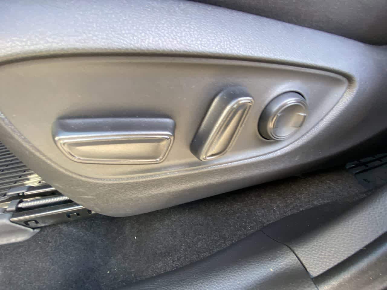 Thumbnail: 2025 Toyota RAV4 - 12