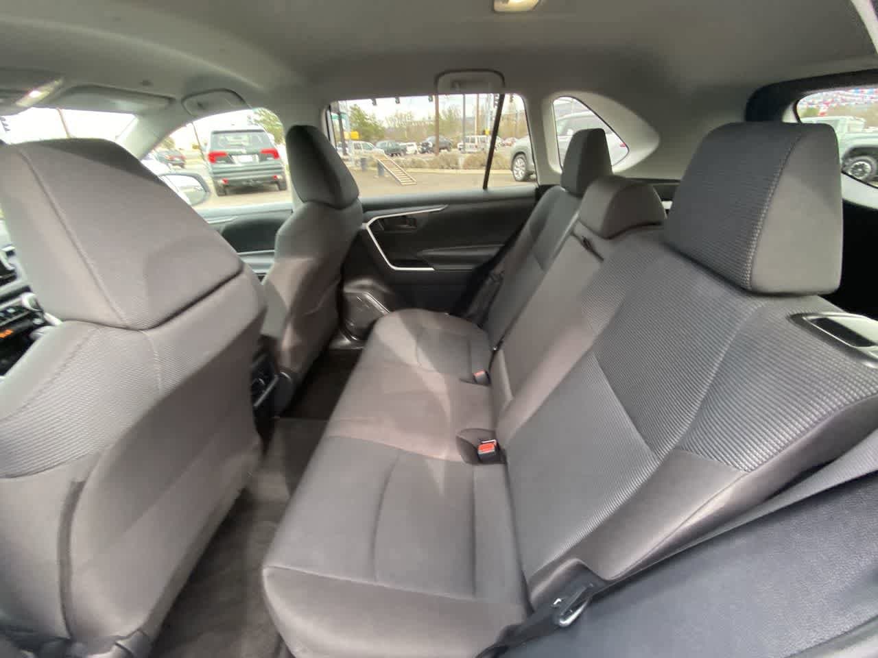 Thumbnail: 2025 Toyota RAV4 - 21