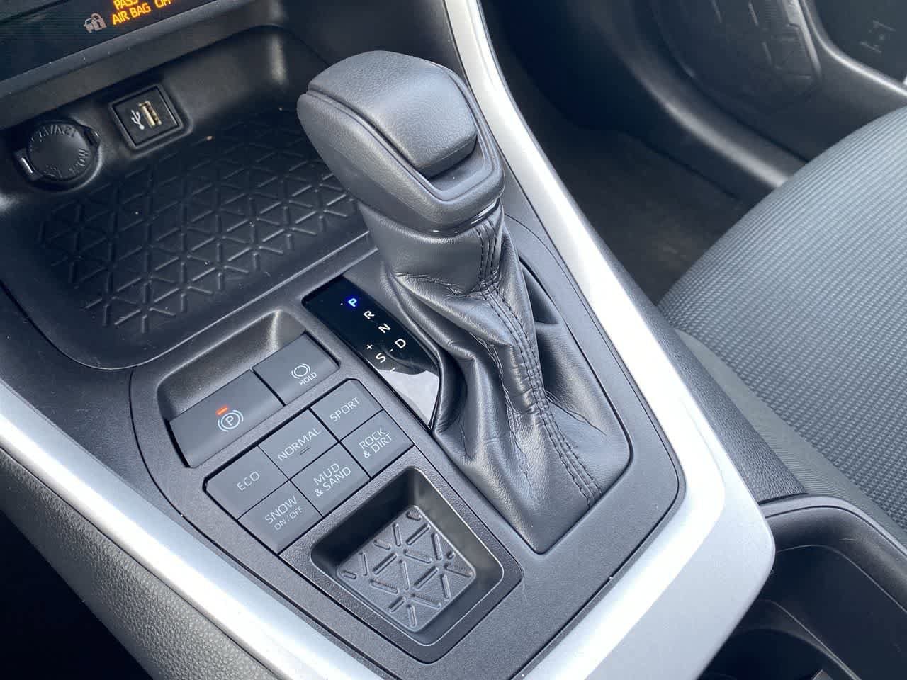 Thumbnail: 2024 Toyota RAV4 - 19