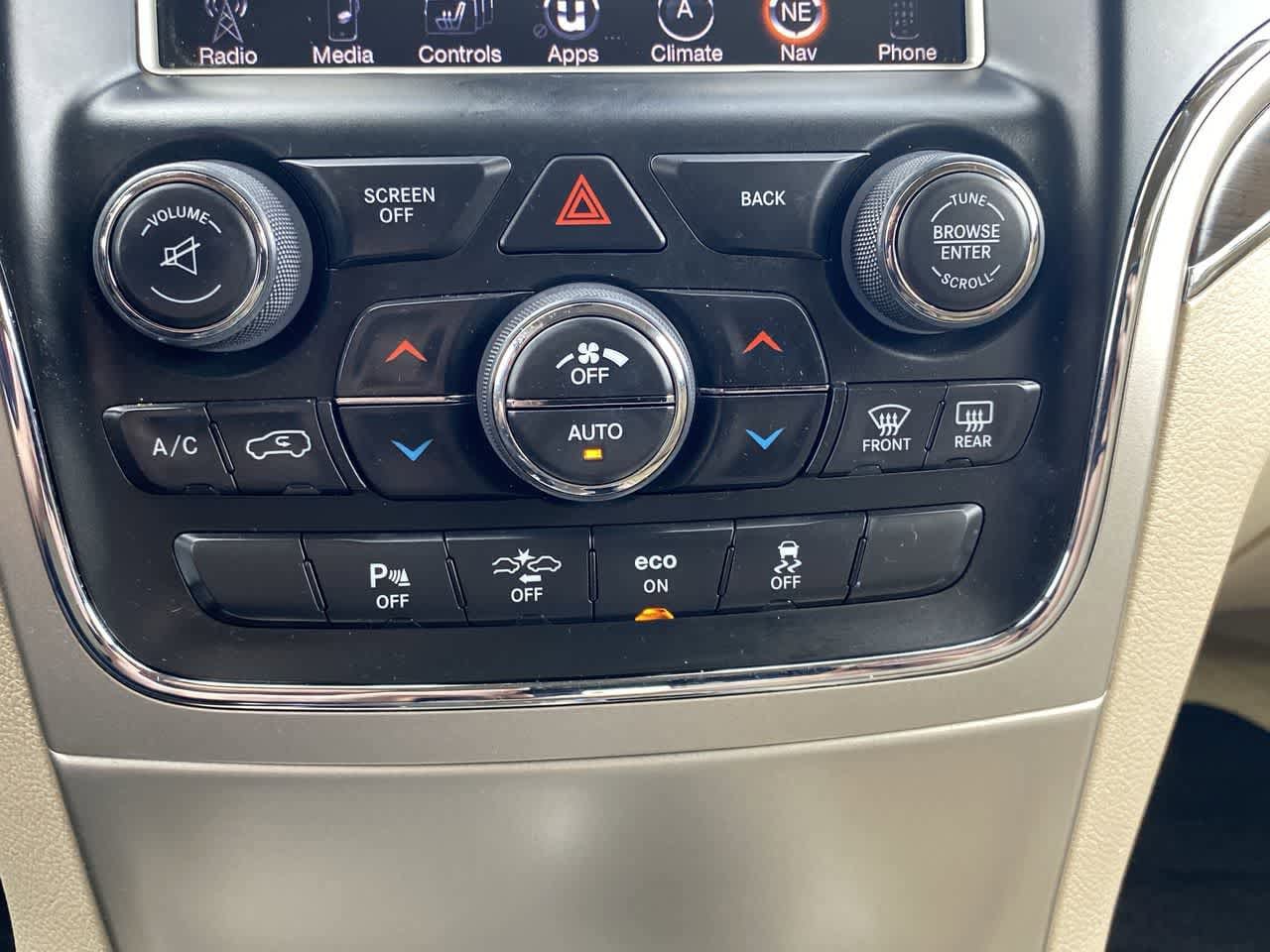 Thumbnail: 2014 Jeep Grand Cherokee - 19