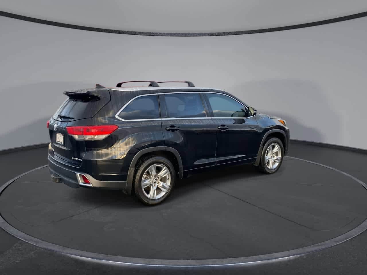 Thumbnail: 2018 Toyota Highlander - 8