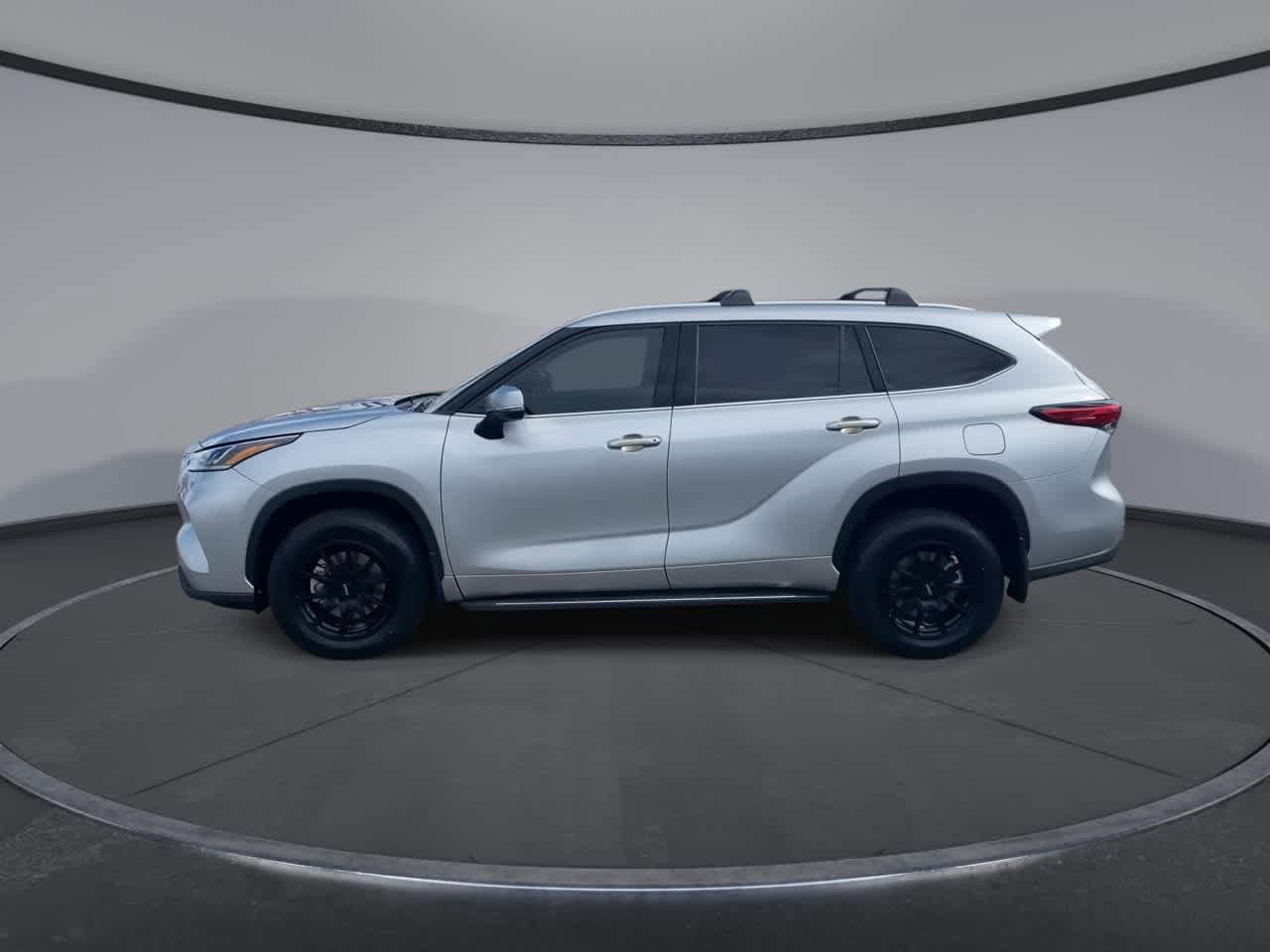 Thumbnail: 2022 Toyota Highlander - 5