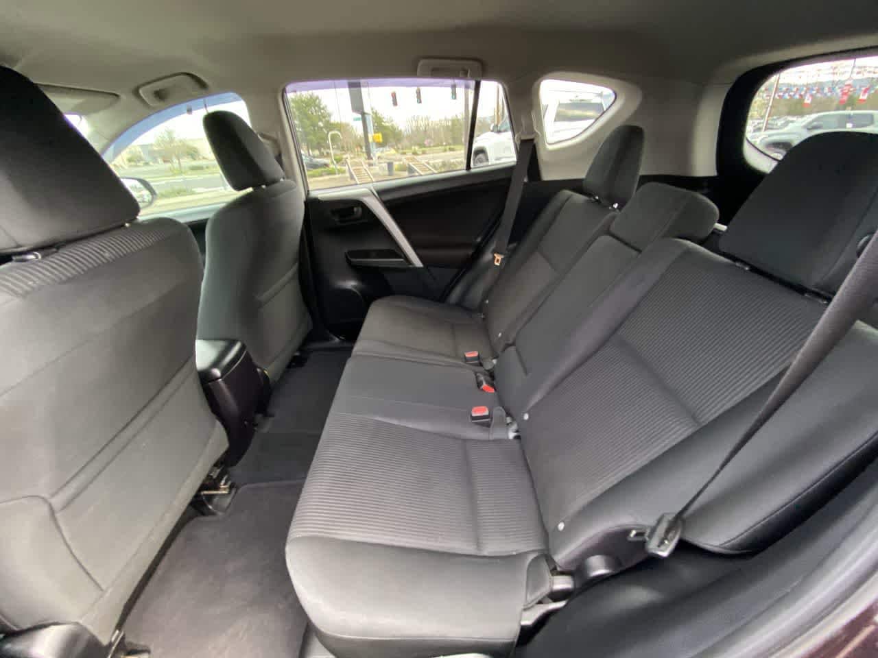 Thumbnail: 2017 Toyota RAV4 - 21