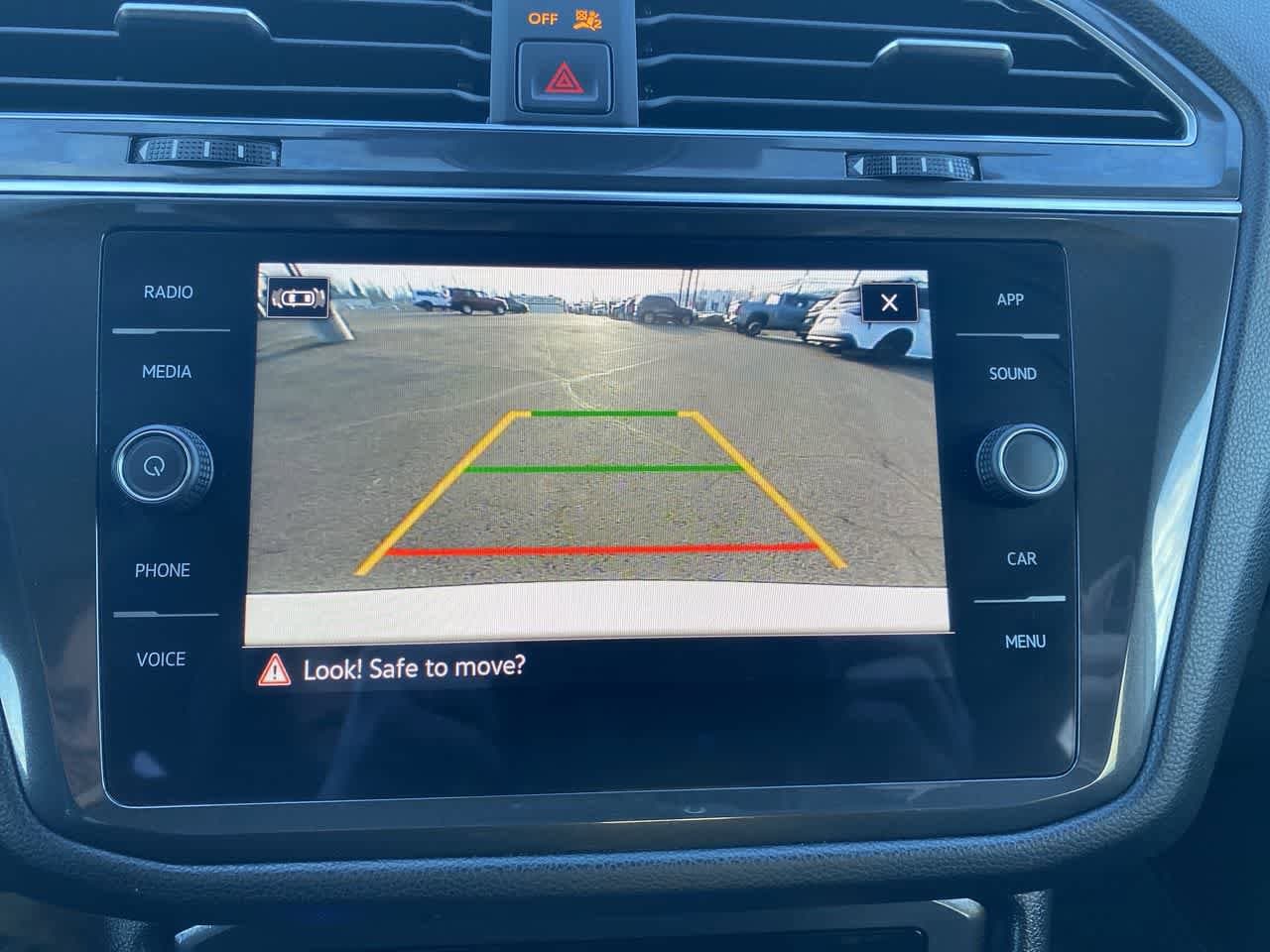 Thumbnail: 2022 Volkswagen Tiguan - 17