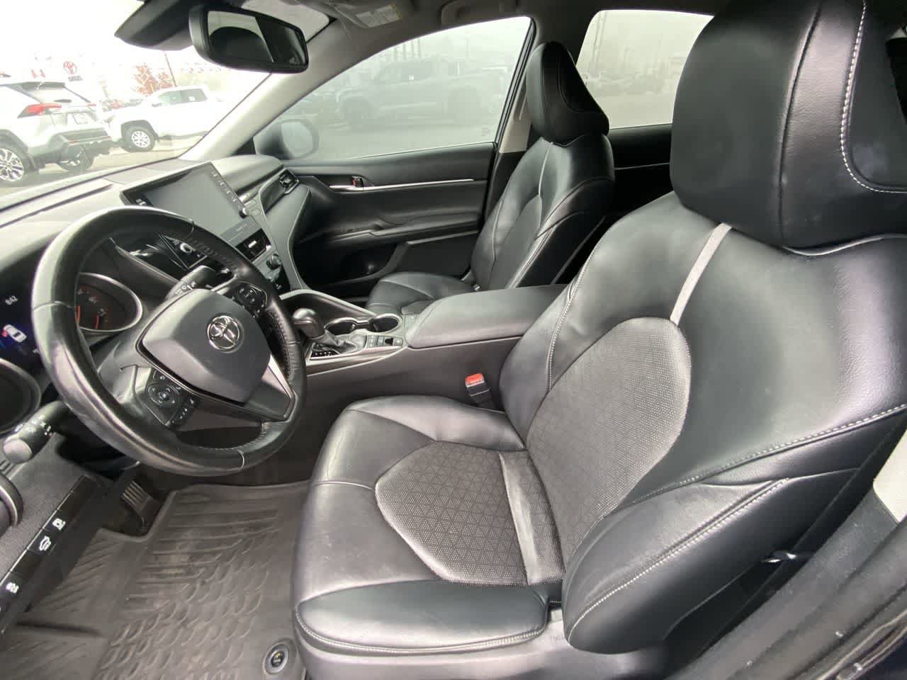 Thumbnail: 2022 Toyota Camry - 11