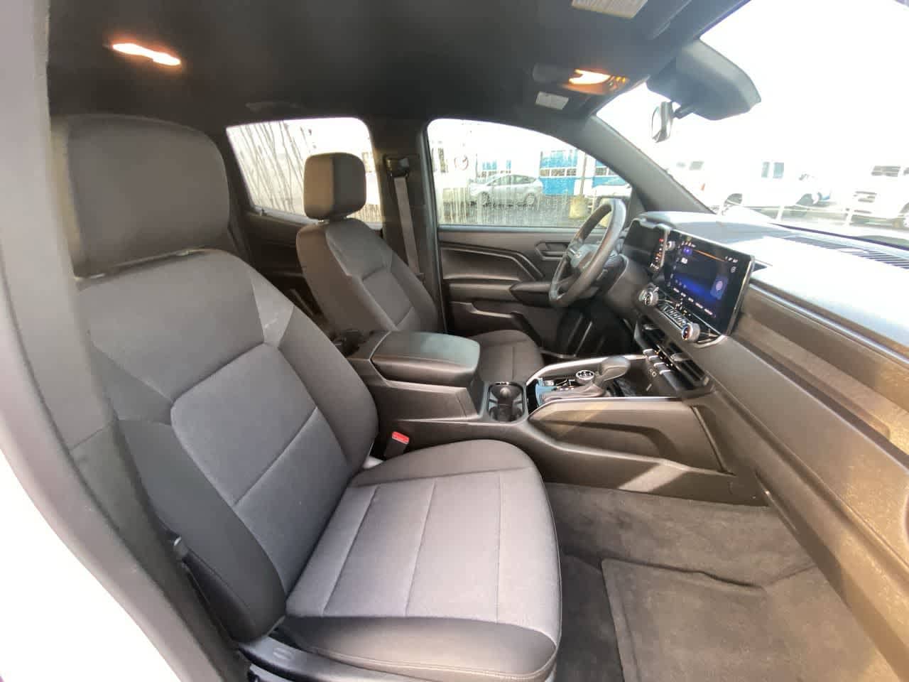 Thumbnail: 2024 Chevrolet Colorado - 24