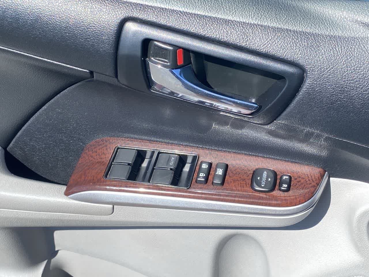 2014 Toyota Camry XLE - Photo 13