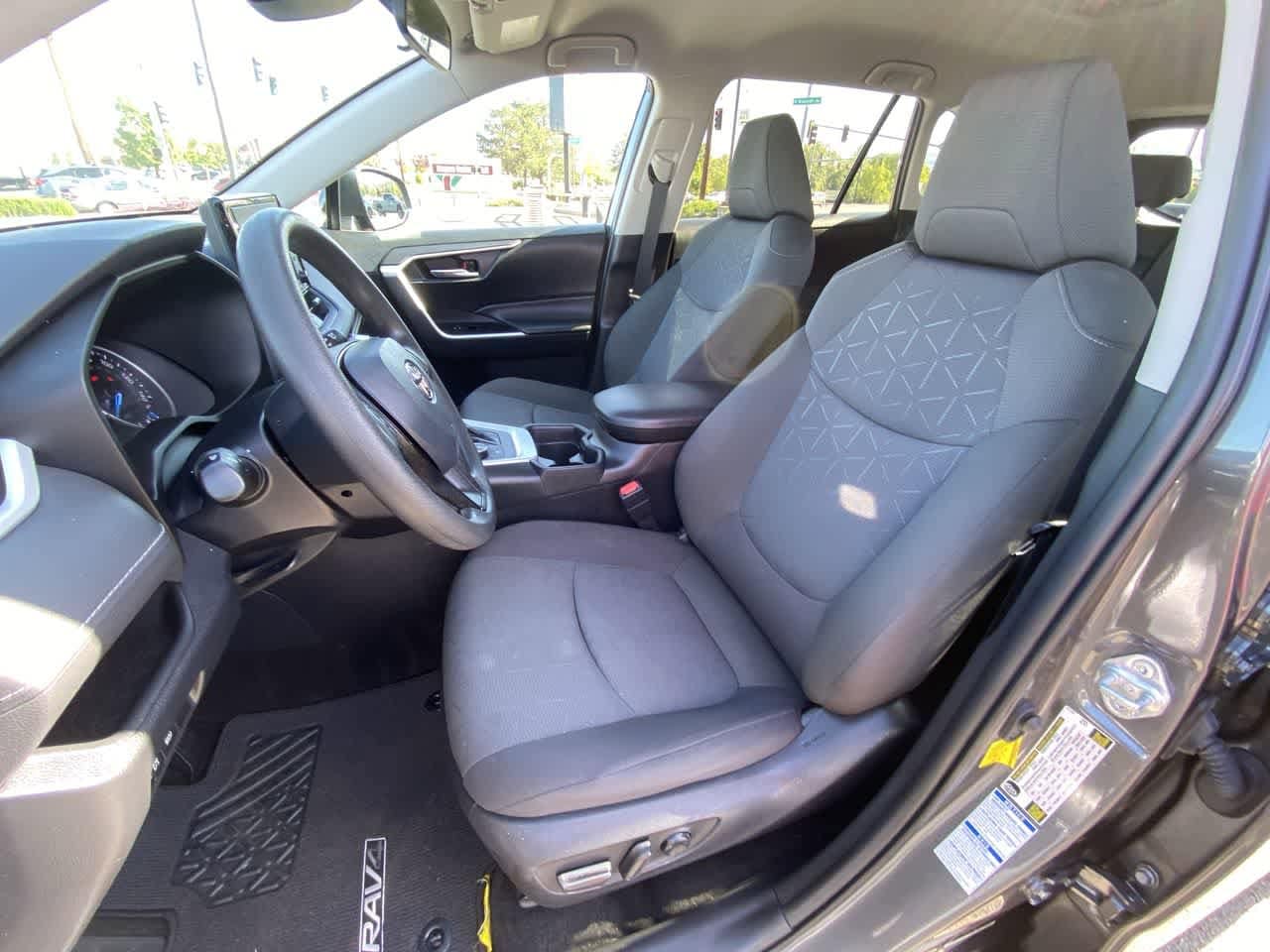 Thumbnail: 2021 Toyota RAV4 - 11