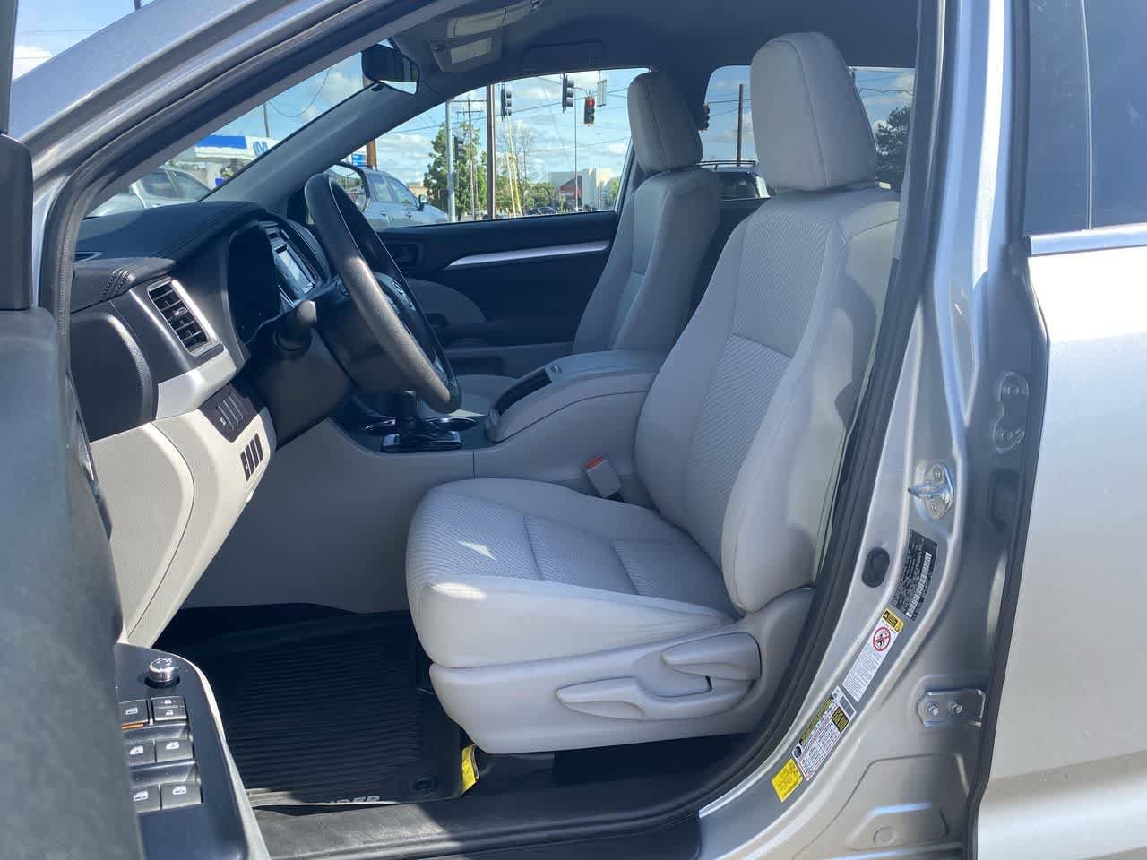 Thumbnail: 2019 Toyota Highlander - 11