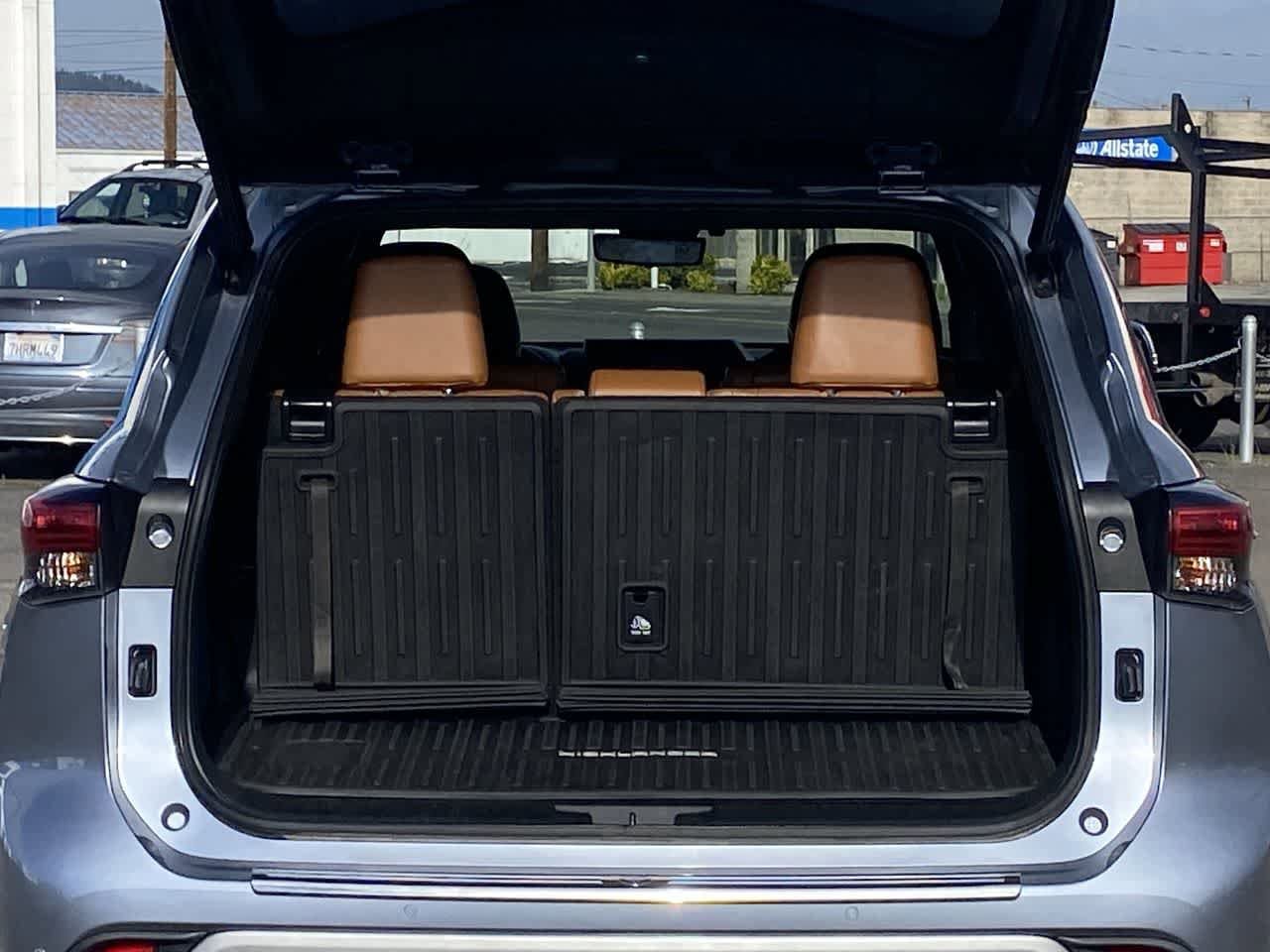 Thumbnail: 2021 Toyota Highlander - 25