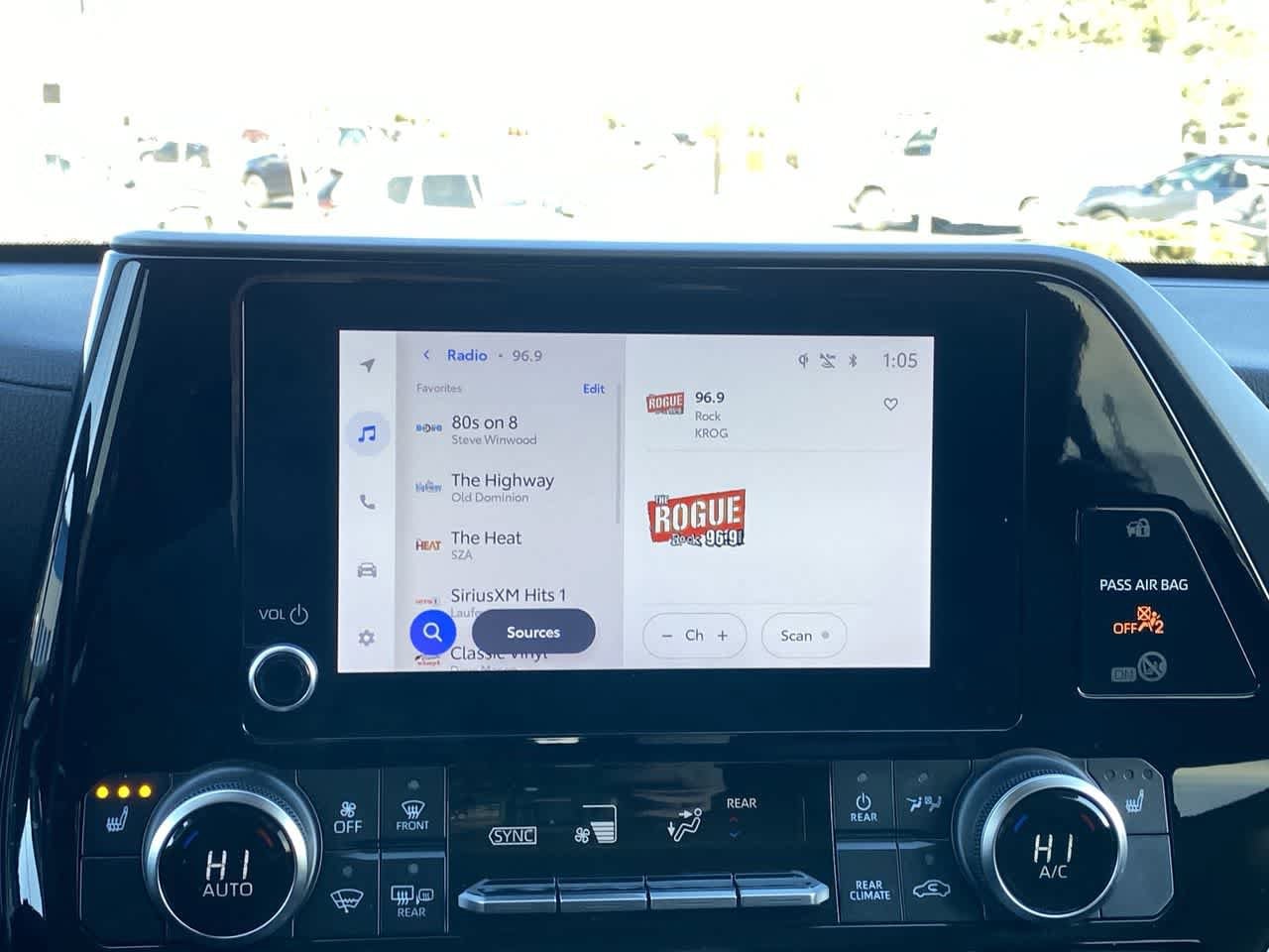 Thumbnail: 2023 Toyota Highlander - 16