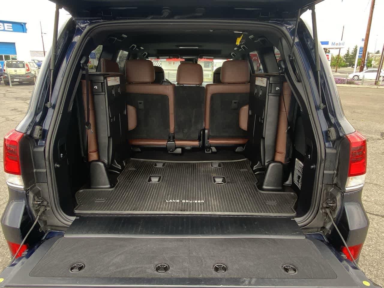 Thumbnail: 2019 Toyota Land Cruiser - 25