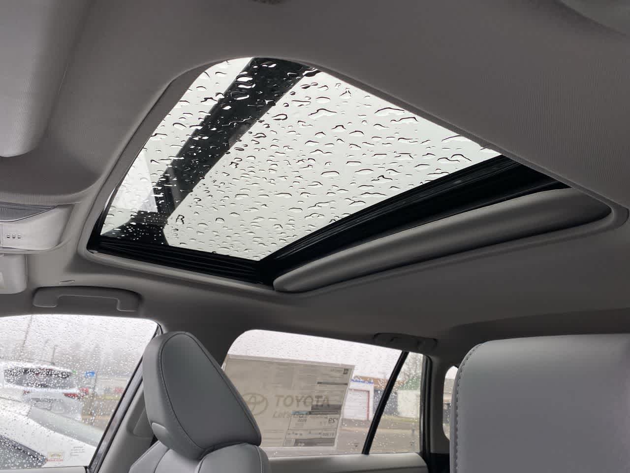 Thumbnail: 2025 Toyota RAV4 - 21