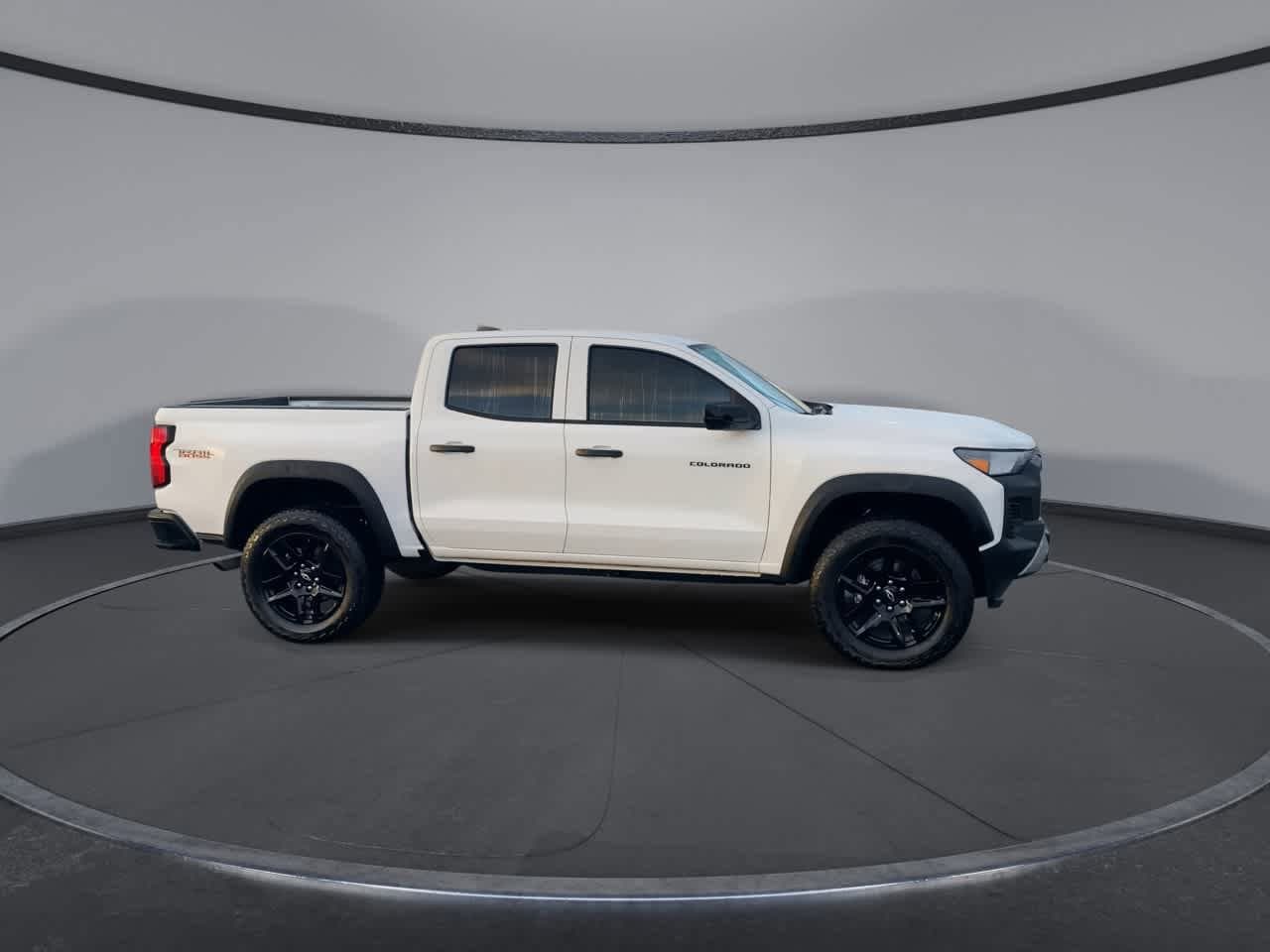 Thumbnail: 2024 Chevrolet Colorado - 9