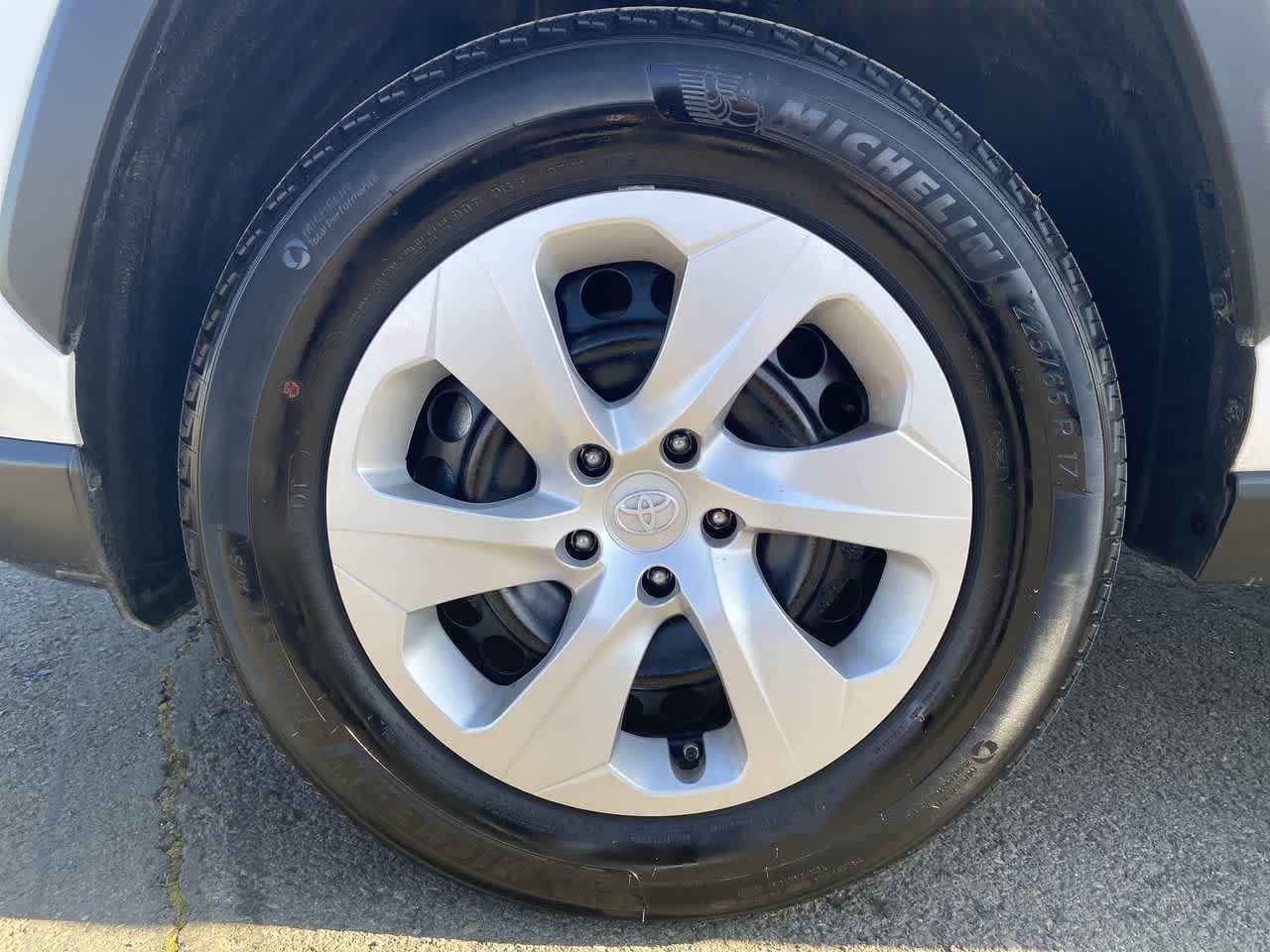 Thumbnail: 2025 Toyota RAV4 - 10