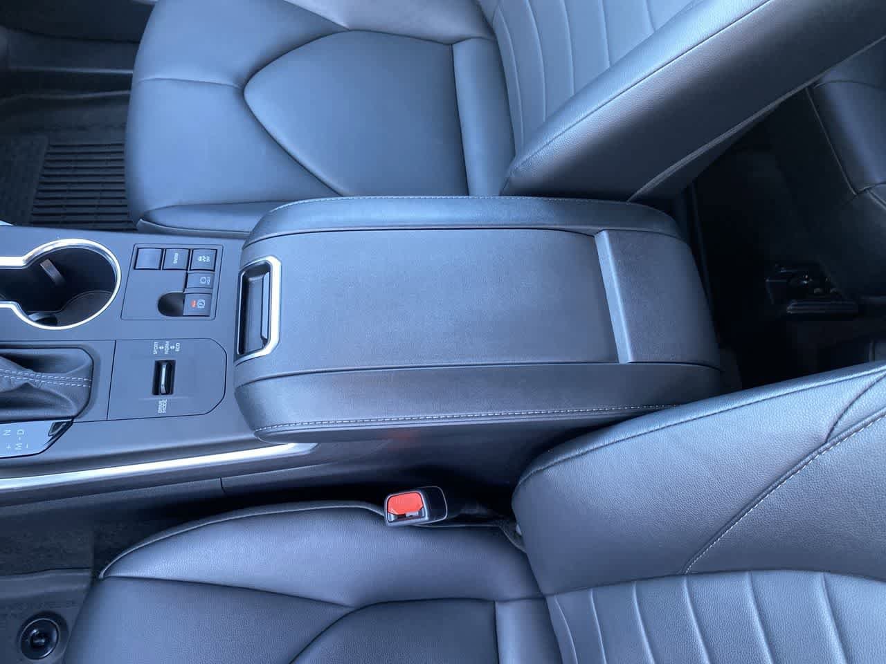 Thumbnail: 2024 Toyota Highlander - 20