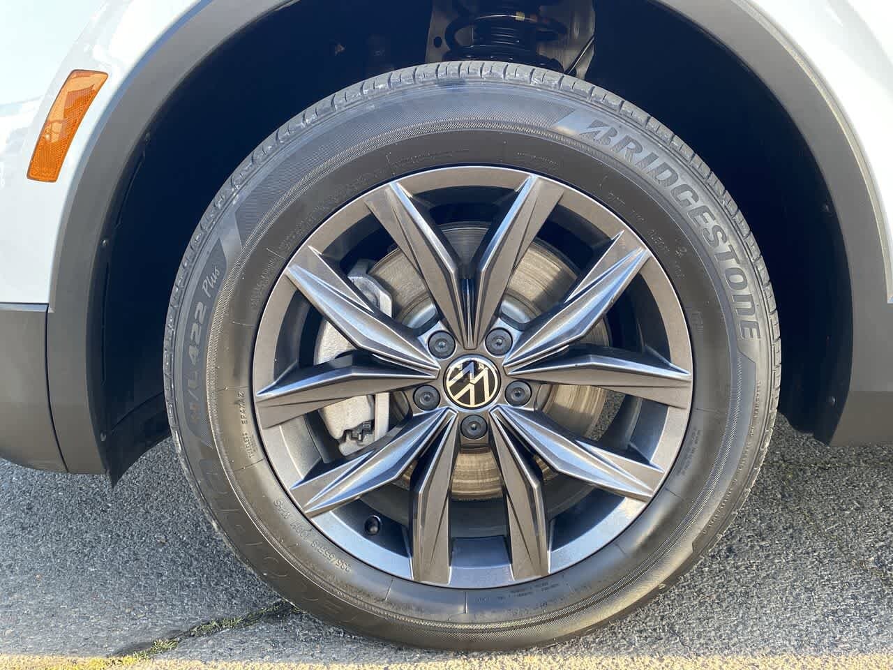 Thumbnail: 2022 Volkswagen Tiguan - 10