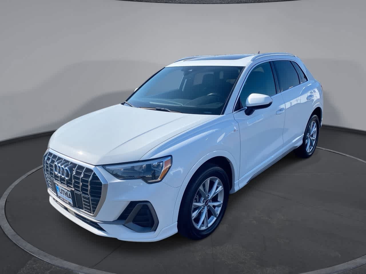 2022 Audi Q3 45 TFSI S Line Premium quattro's photo