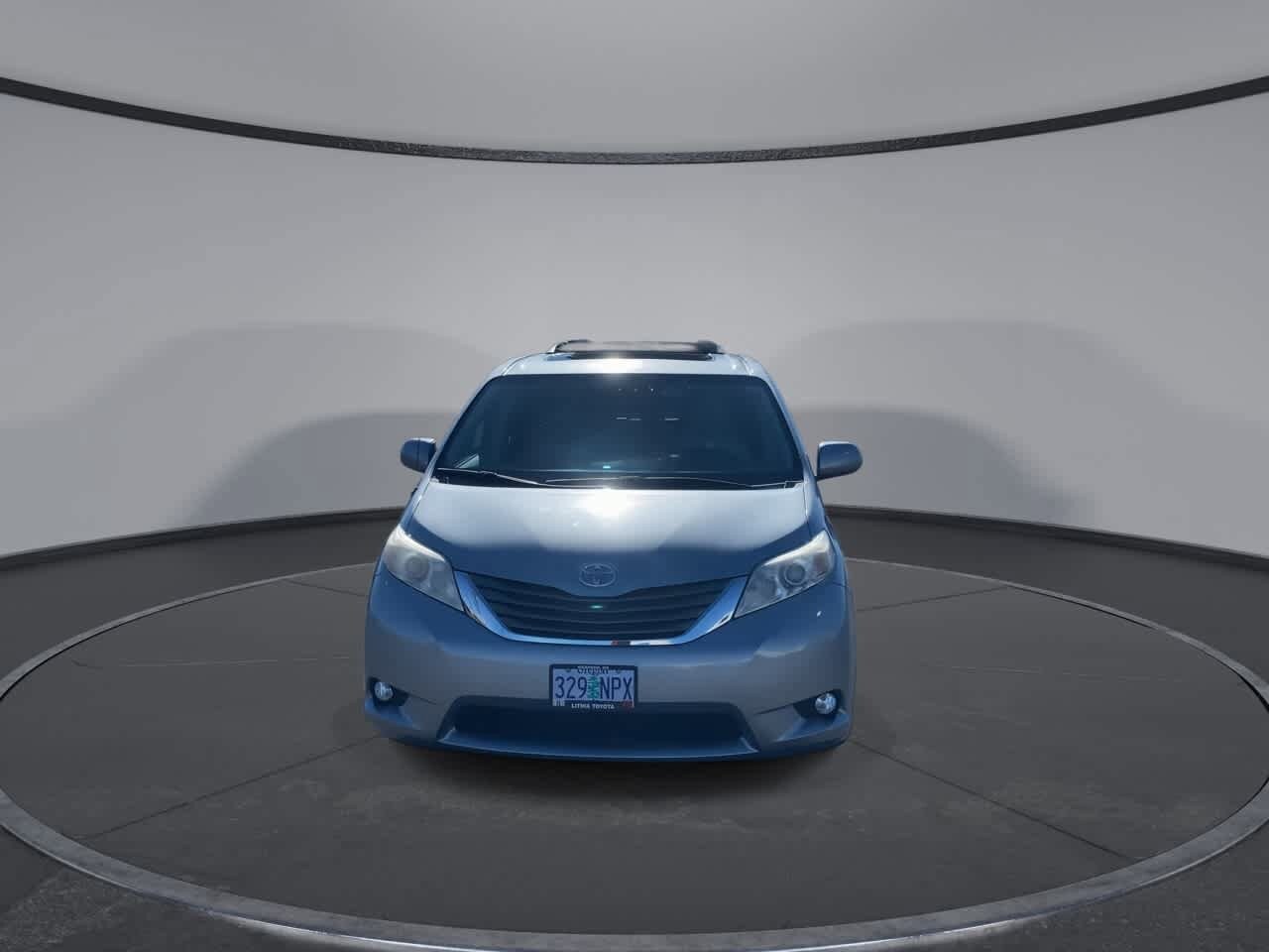 Thumbnail: 2014 Toyota Sienna - 3