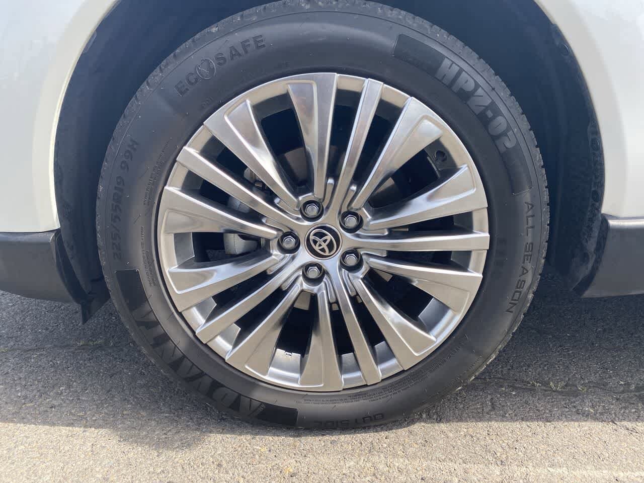 Thumbnail: 2021 Toyota Venza - 10