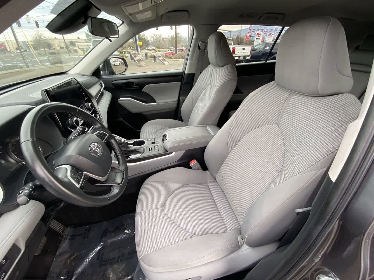 Thumbnail: 2024 Toyota Highlander - 11