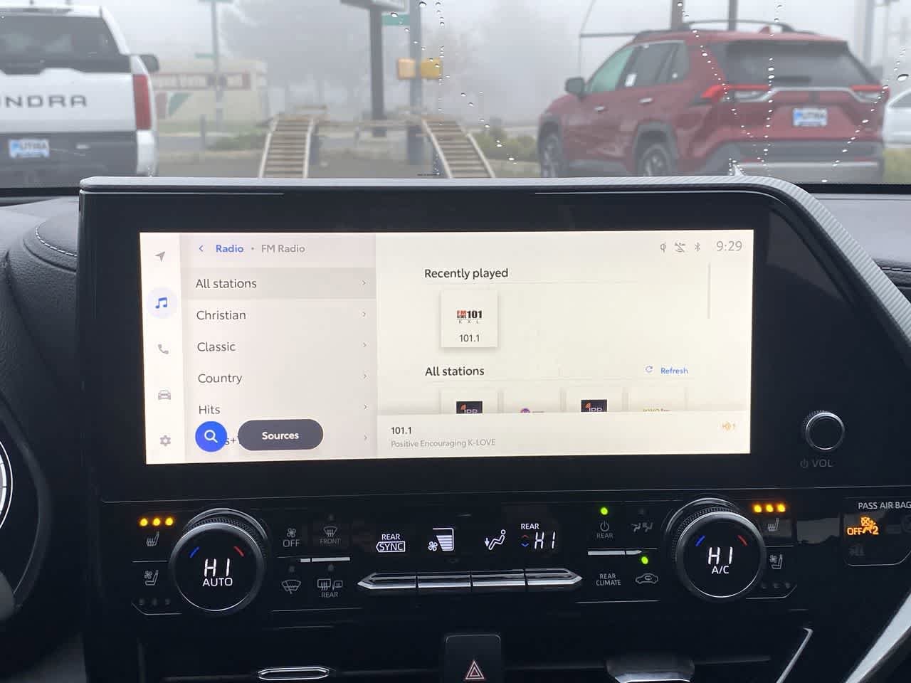 Thumbnail: 2023 Toyota Highlander - 16