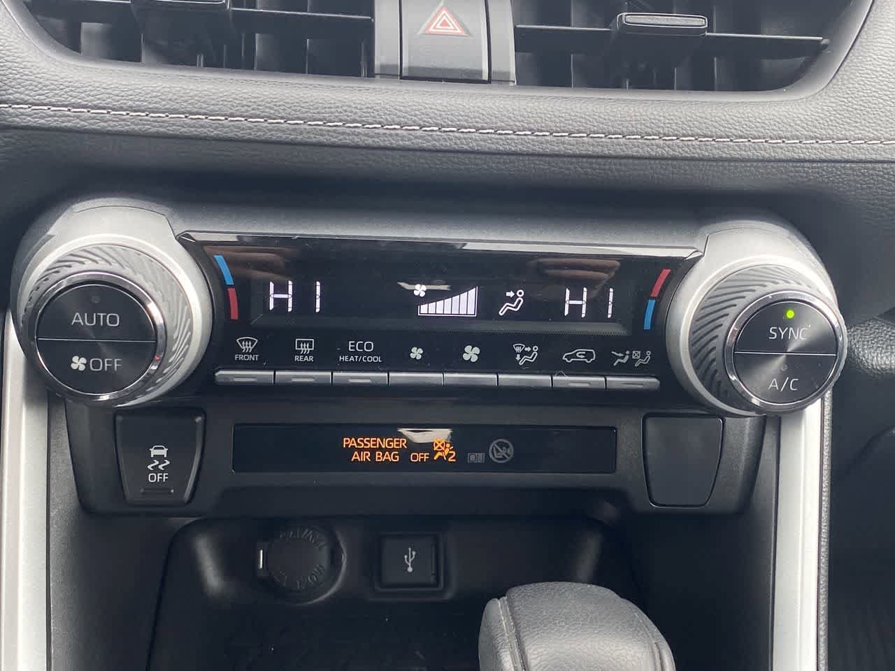 Thumbnail: 2022 Toyota RAV4 - 18