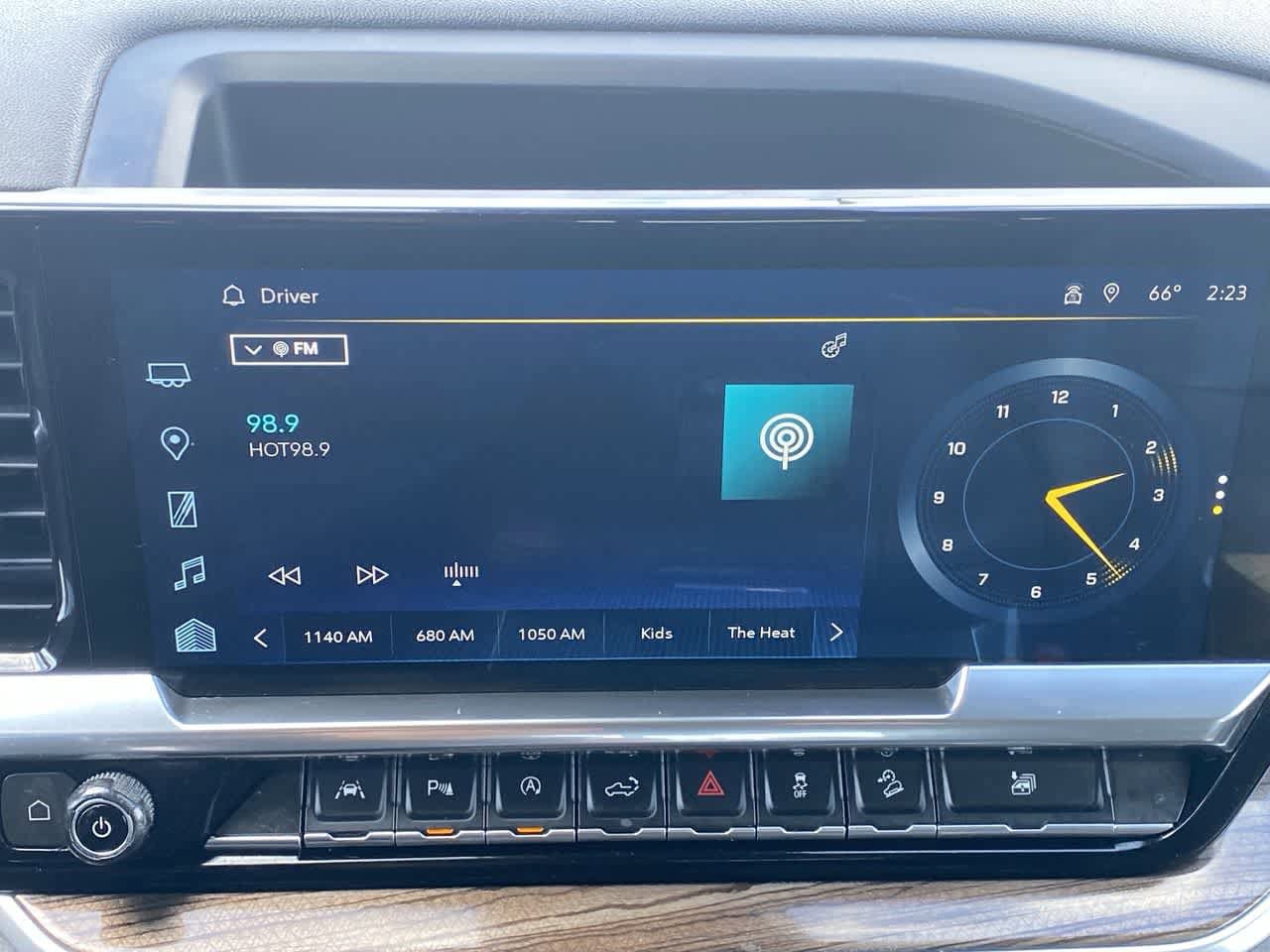 Thumbnail: 2022 Chevrolet Silverado 1500 - 16