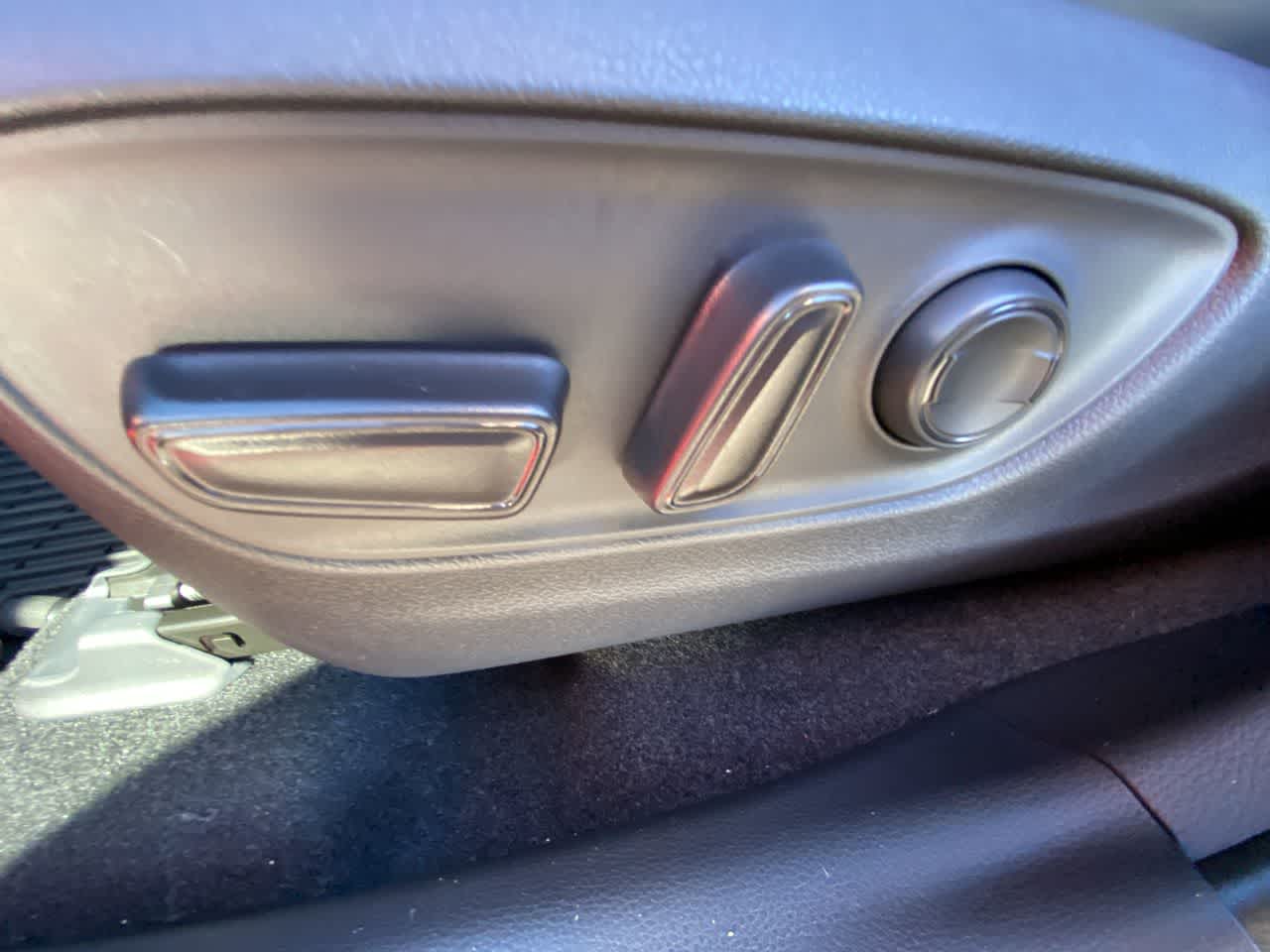 Thumbnail: 2025 Toyota RAV4 - 12