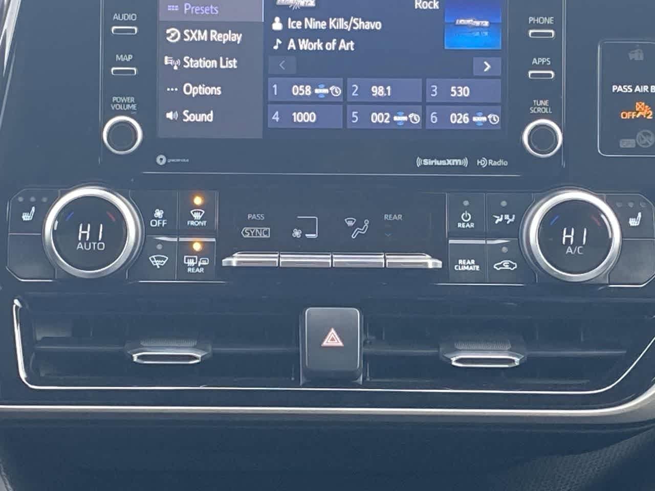 Thumbnail: 2022 Toyota Highlander - 16